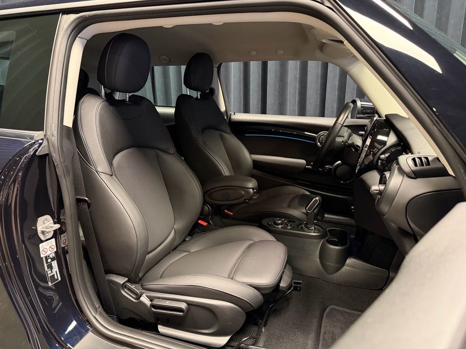 MINI Cooper SE Essential 3d