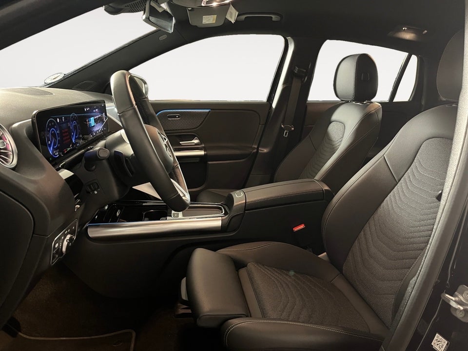 Mercedes EQA300 Progressive 4Matic 5d