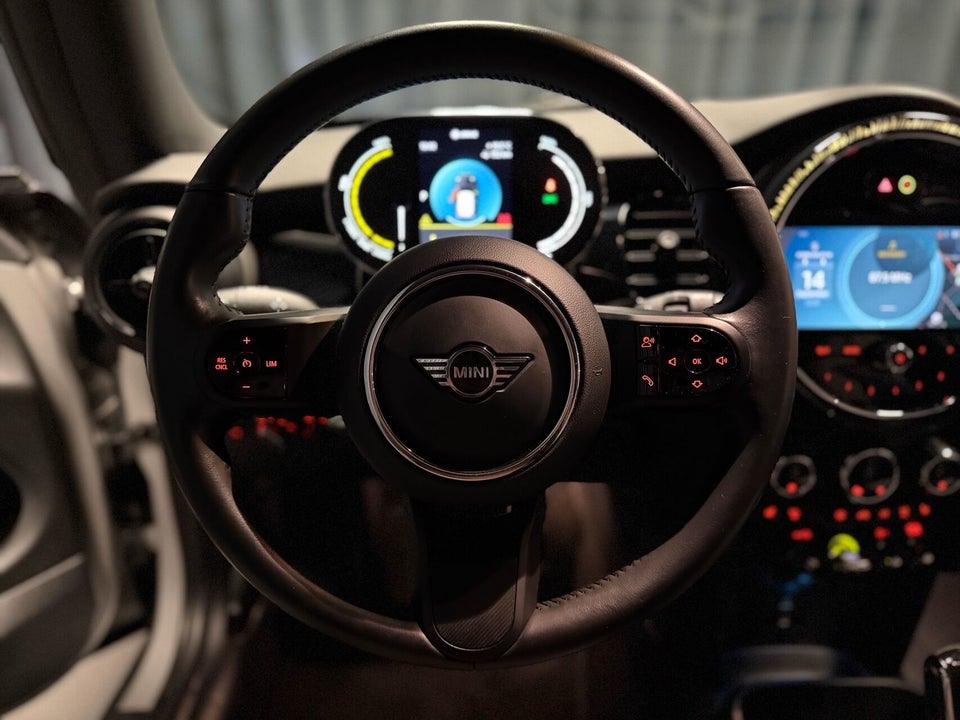 MINI Cooper SE Classic Trim 3d