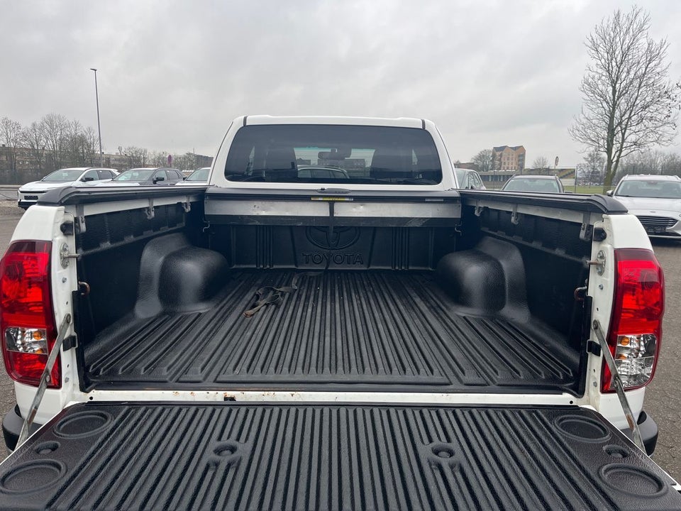 Toyota HiLux 2,8 D T3 Ex.Kab aut. 4d