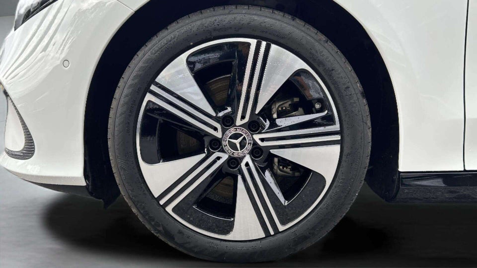Mercedes CLA250+ electric Progressive Premium 4d