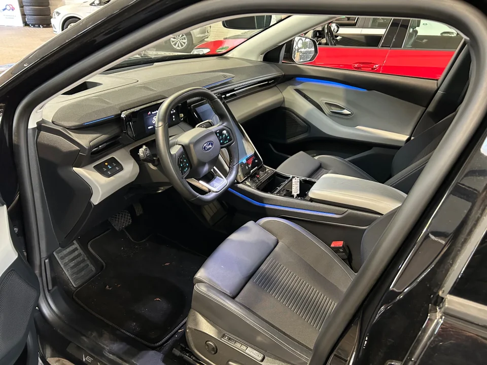 Ford Explorer 79 Premium Extended Range AWD 5d