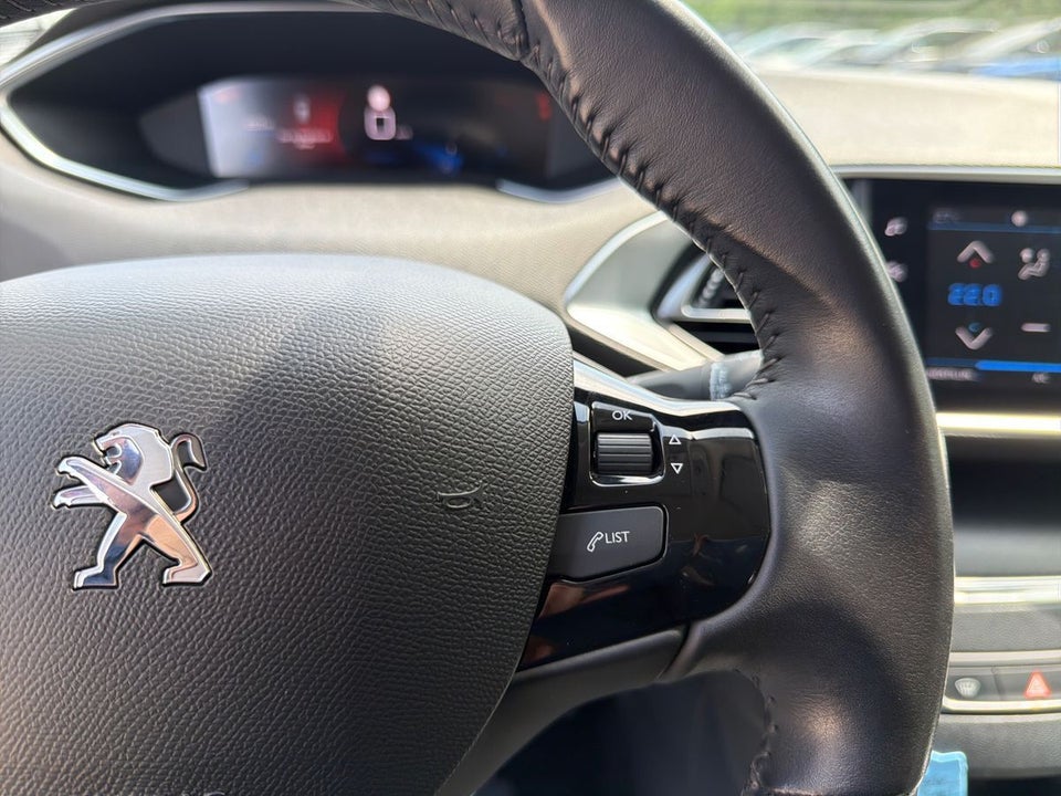 Peugeot 308 1,5 BlueHDi 130 Special Pack SW 5d