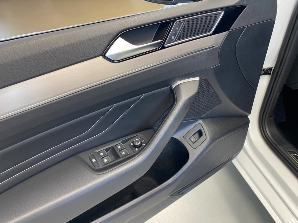 VW Passat 1,5 TSi 150 Elegance+ Variant DSG 5d