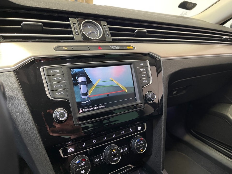 VW Passat 2,0 TDi 150 R-line DSG BMT 4d