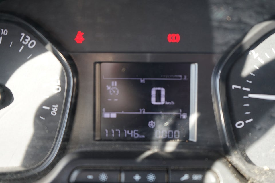 Toyota ProAce 2,0 D 120 Medium Base++ Chassis 2d