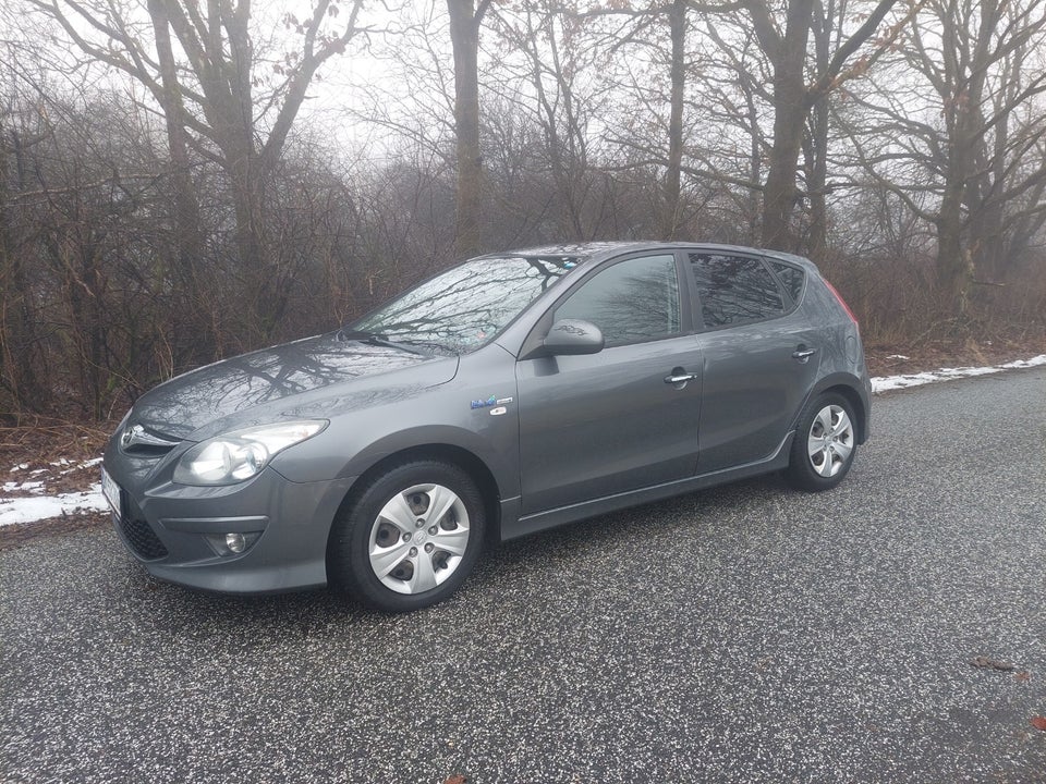 Hyundai i30 1,6 CRDi 90 Classic Eco 5d