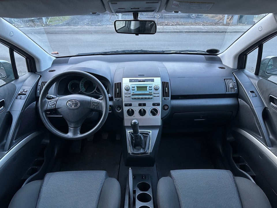 Toyota Corolla Verso 1,8 Sol 7prs 5d