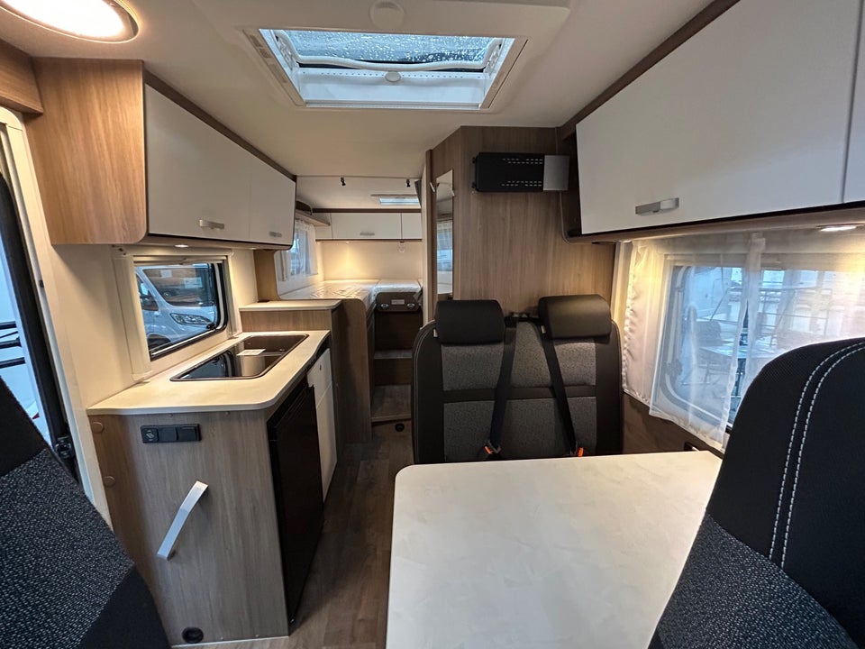 Carado V337 PRO+ 2,2 JTD 140 aut. 3d