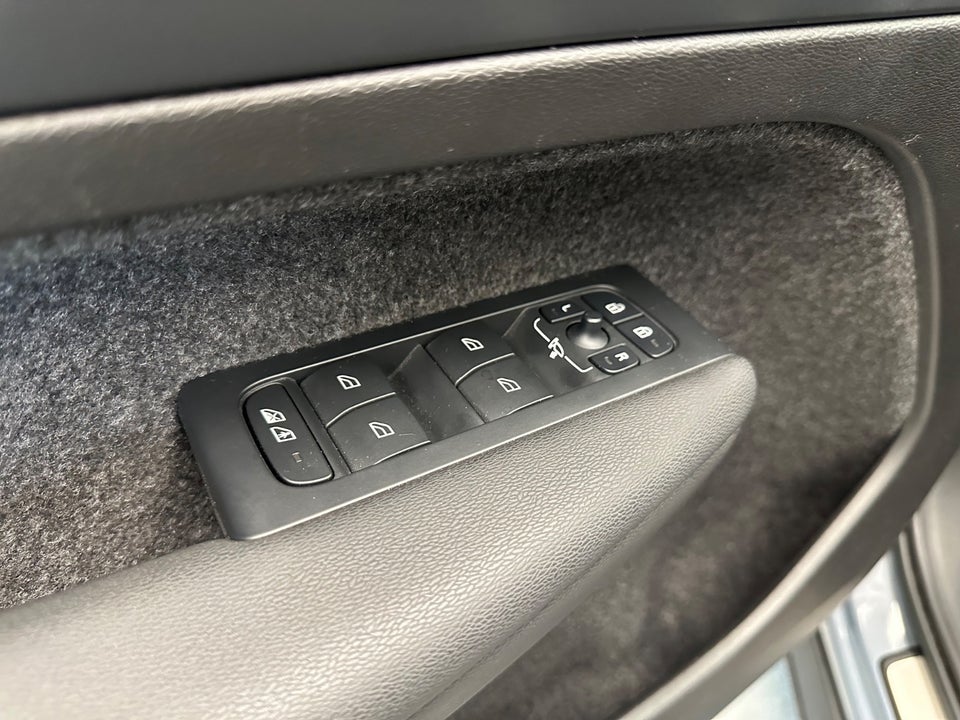 Volvo XC40 P6 ReCharge Plus 5d