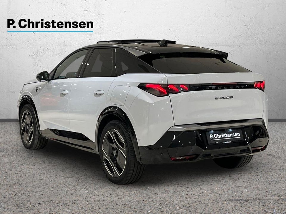 Peugeot e-3008 77 GT Pack 5d