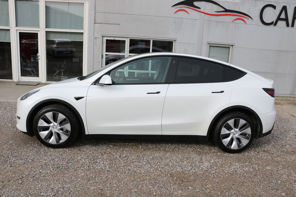 Tesla Model Y Long Range AWD 5d