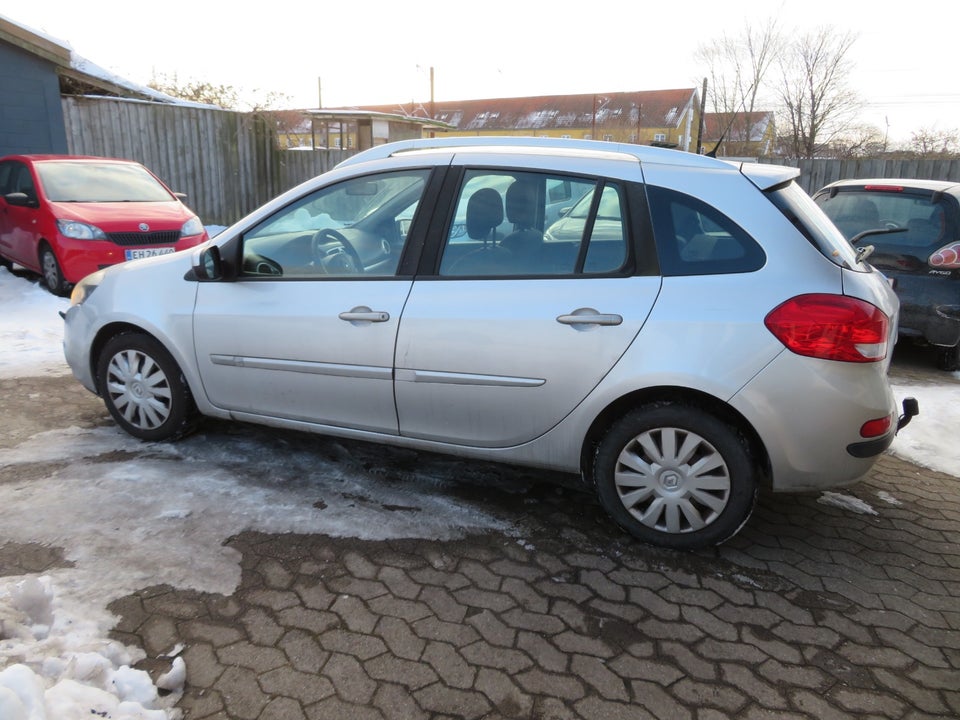 Renault Clio III 1,5 dCi 75 Avantage Sport Tourer 5d
