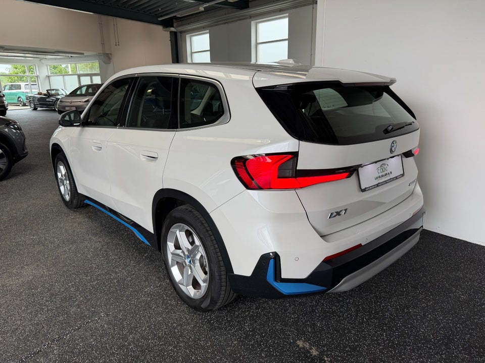 BMW iX1 xDrive30 X-Line 5d