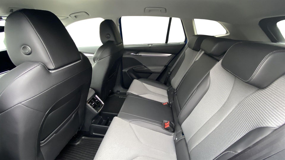 Skoda Enyaq 80 iV Premium 5d