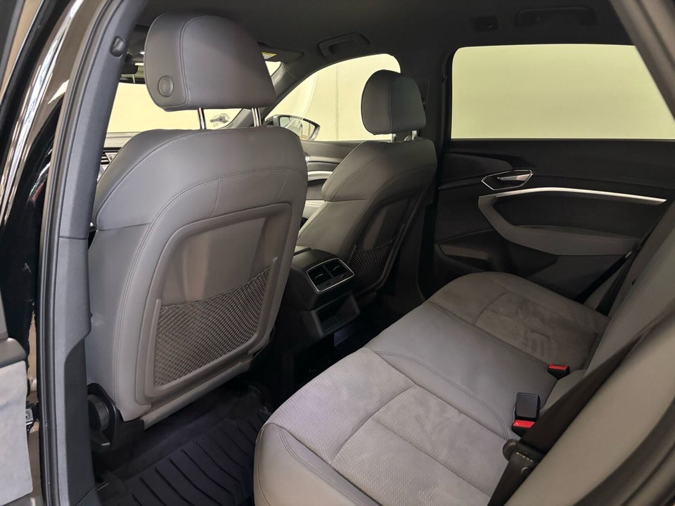 Audi e-tron 55 quattro 5d