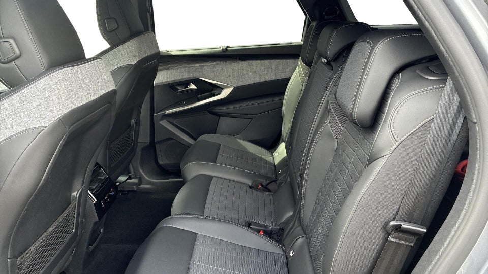 Peugeot e-5008 77 GT 7prs 5d