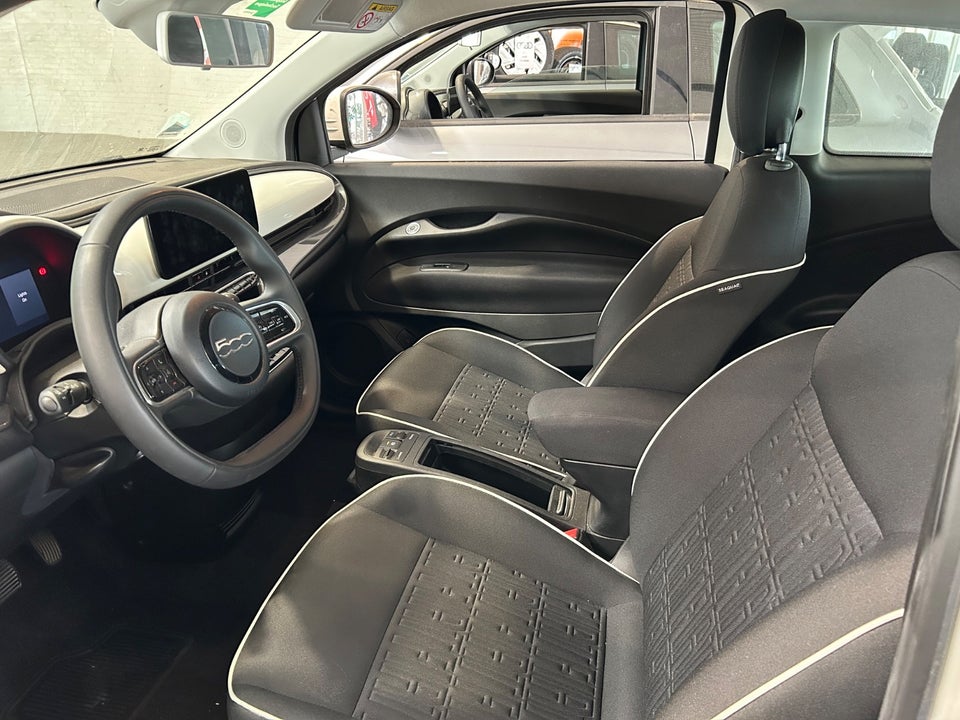 Fiat 500e 42 Icon 3d