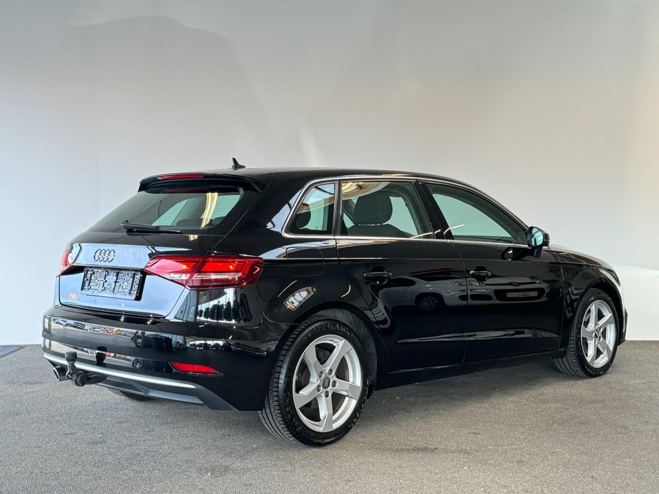 Audi A3 1,6 TDi 110 Sport Sportback 5d