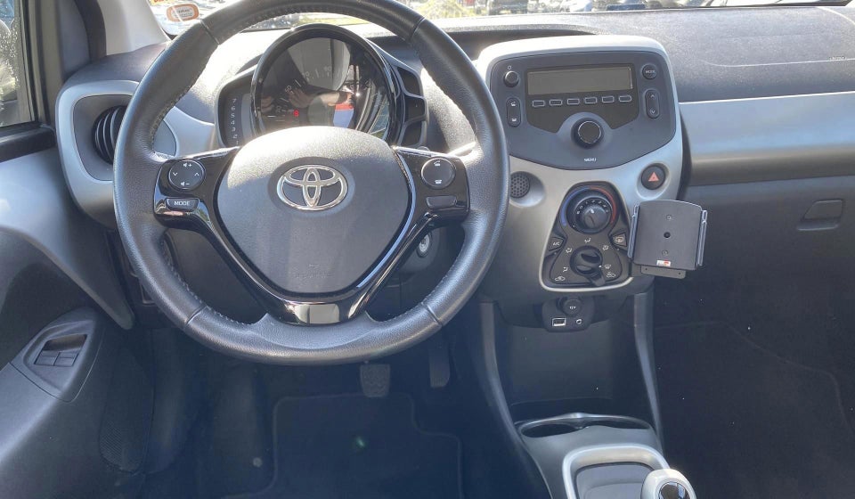 Toyota Aygo 1,0 VVT-i x-play x-shift 5d