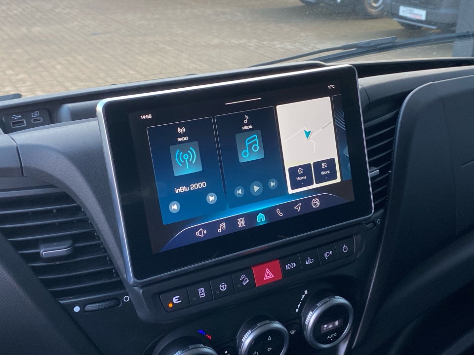 Iveco Daily 3,0 35S18 4100mm Box m/lift AG8