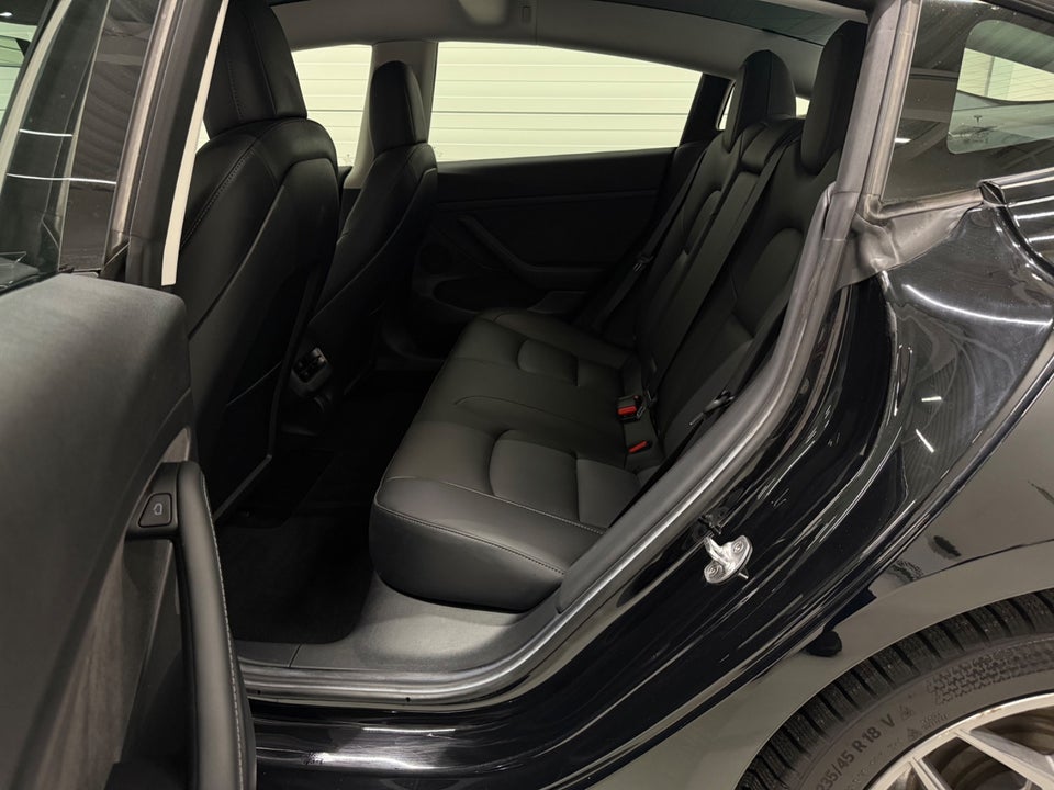 Tesla Model 3 Long Range AWD 4d