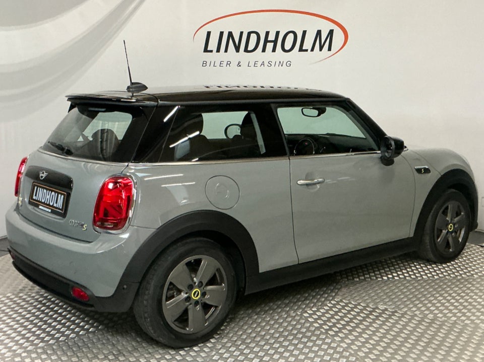 MINI Cooper SE Essential 3d