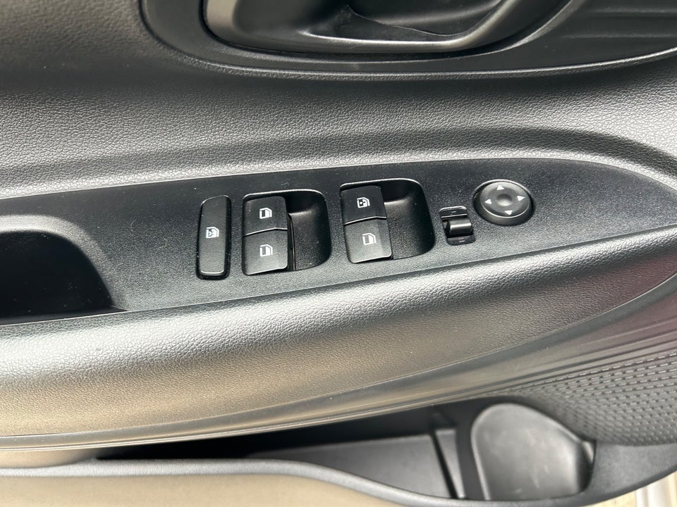 Hyundai i20 1,0 T-GDi Essential DCT 5d