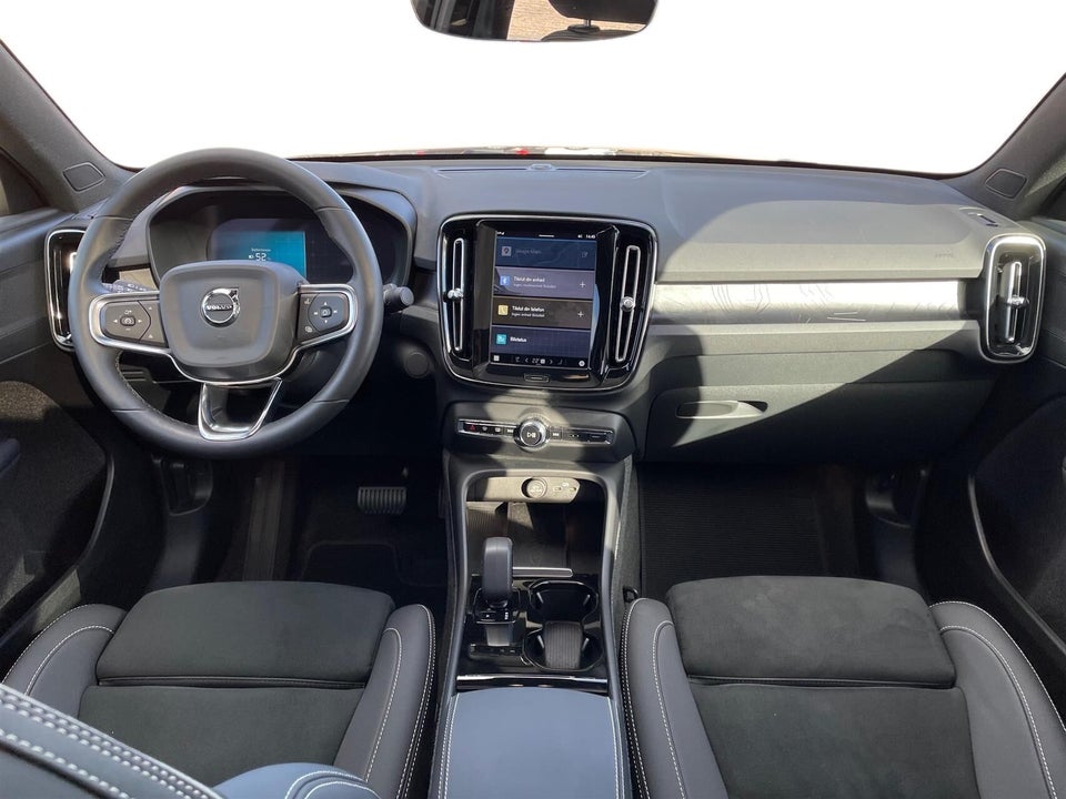 Volvo EC40 Extended Range Black Edition 5d