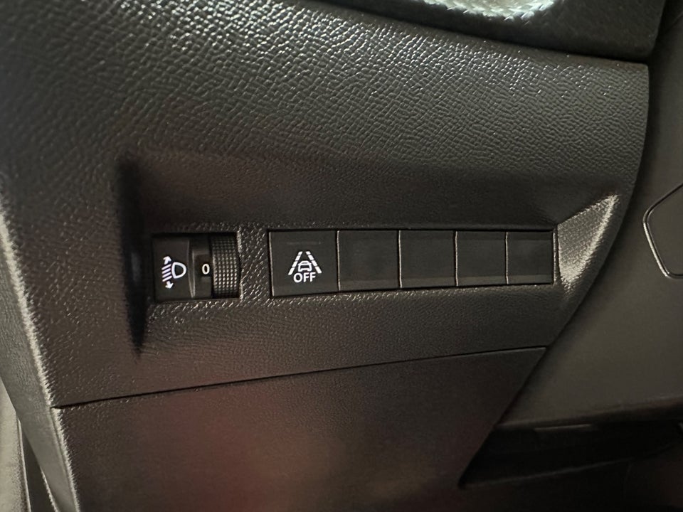 Peugeot 208 1,2 PureTech 100 Allure 5d