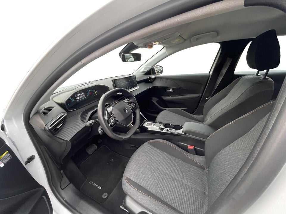 Peugeot e-208 50 GT 5d