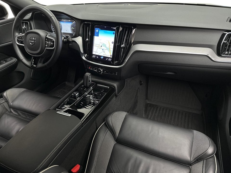 Volvo V60 2,0 T6 ReCharge R-Design aut. AWD 5d