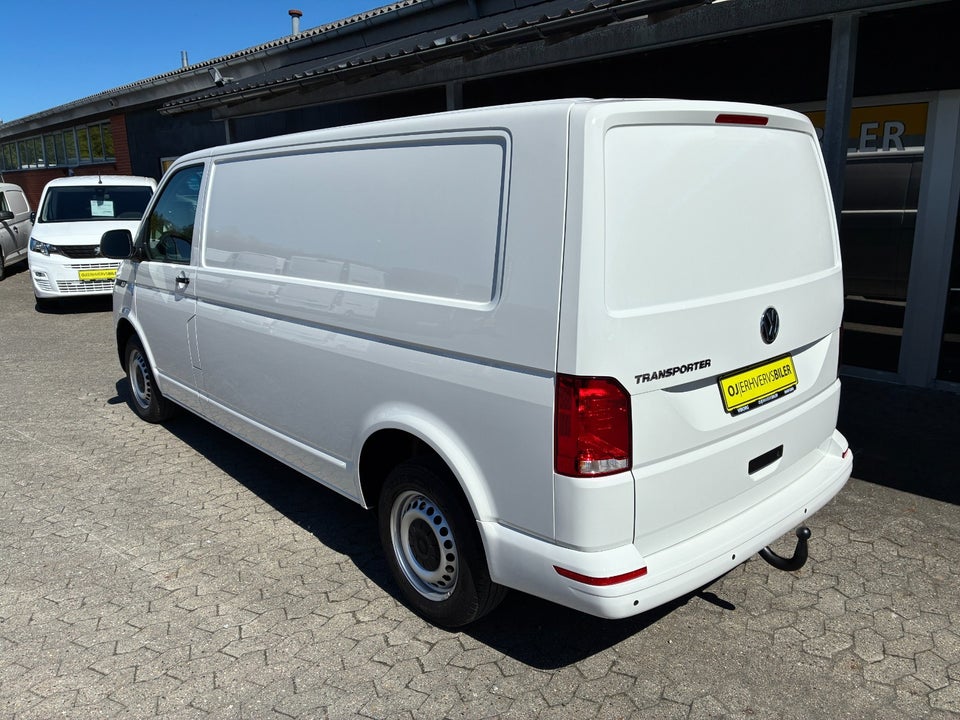 VW Transporter 2,0 TDi 150 Kassevogn lang