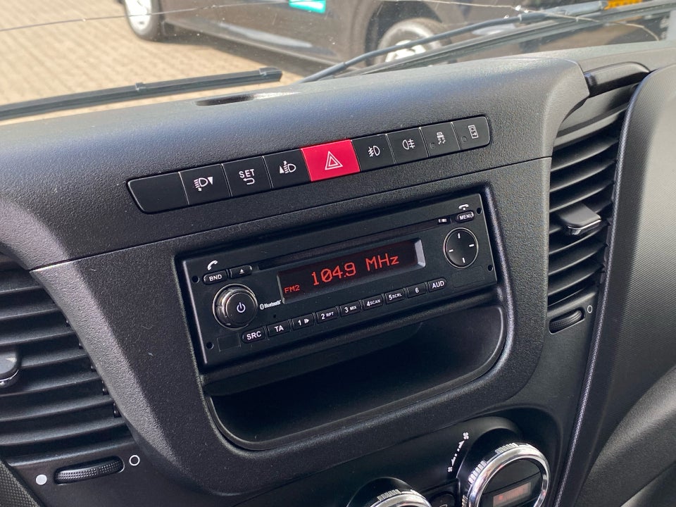 Iveco Daily 3,0 35S17 Alukasse m/lift 2d