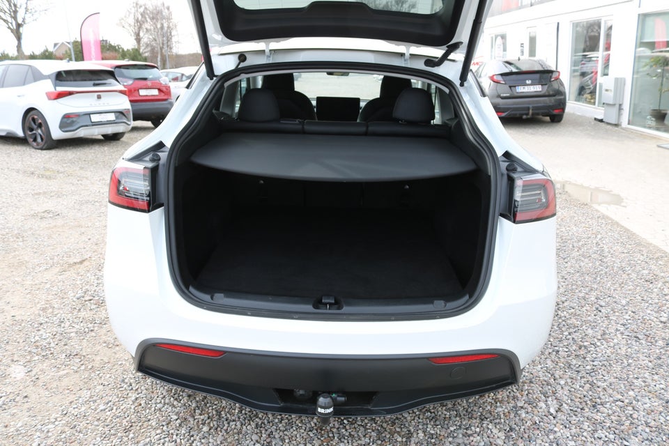 Tesla Model Y Long Range AWD 5d
