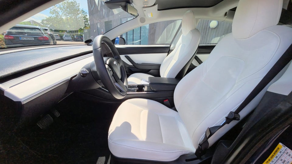 Tesla Model 3 Long Range AWD 4d