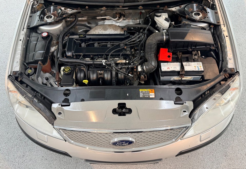 Ford Mondeo 2,0 145 Ambiente stc. 5d