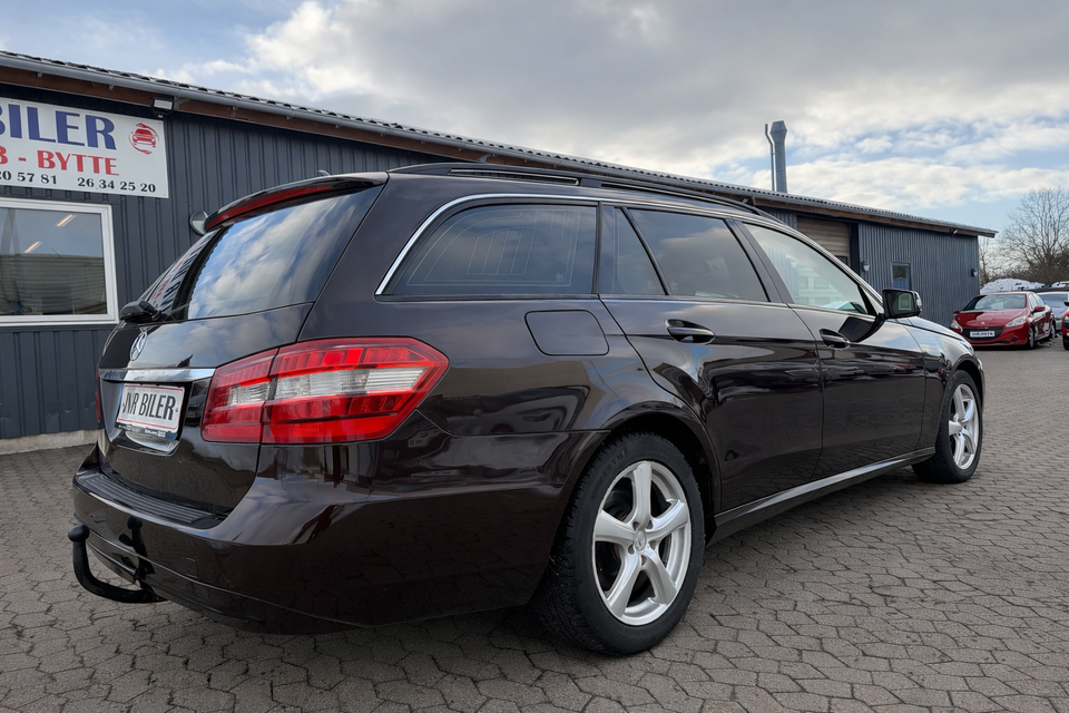 Mercedes E200 2,2 CDi stc. aut. BE 5d