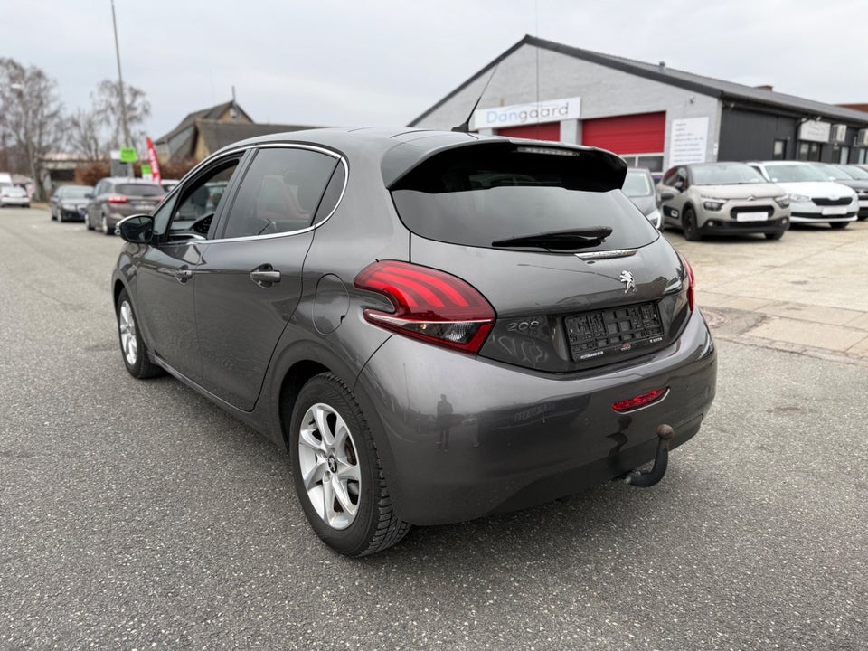 Peugeot 208 1,5 BlueHDi 100 Allure Sky 5d