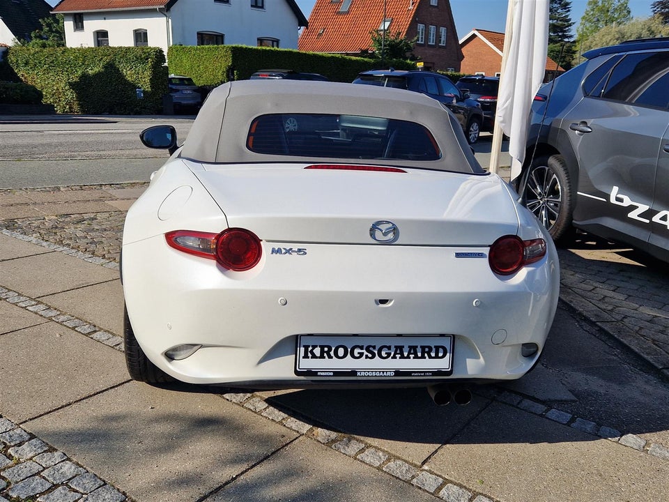 Mazda MX-5 2,0 SkyActiv-G 184 Roadster 2d