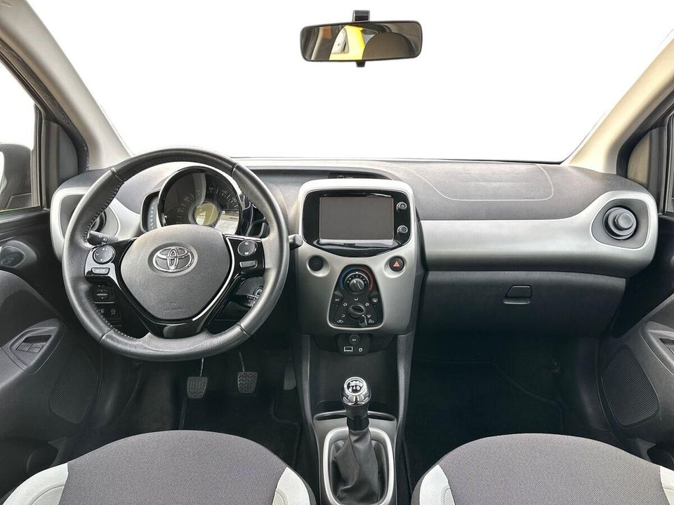 Toyota Aygo 1,0 VVT-i x-play x-touch 5d