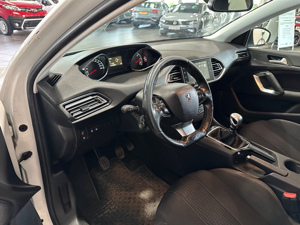 Peugeot 308 1,6 BlueHDi 120 Style SW 5d