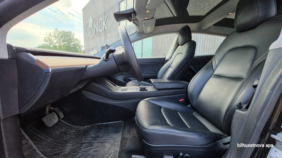Tesla Model 3 Long Range AWD 4d