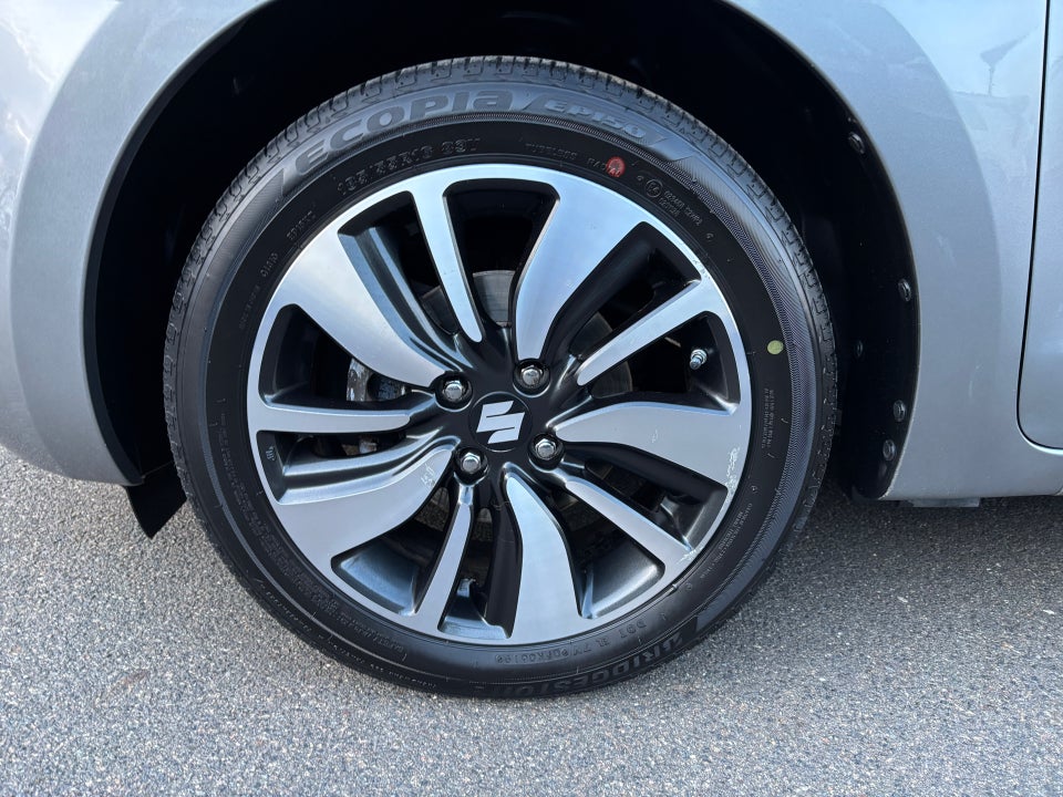 Suzuki Swift 1,2 Dualjet Exclusive CVT 5d