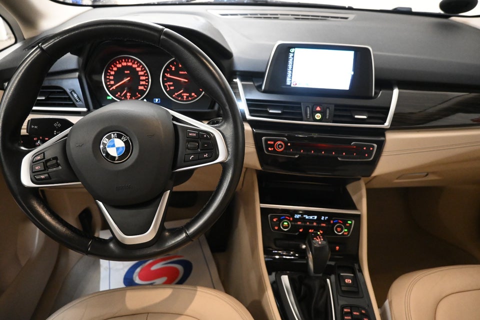 BMW 218i 1,5 Active Tourer Luxury Line aut. 5d