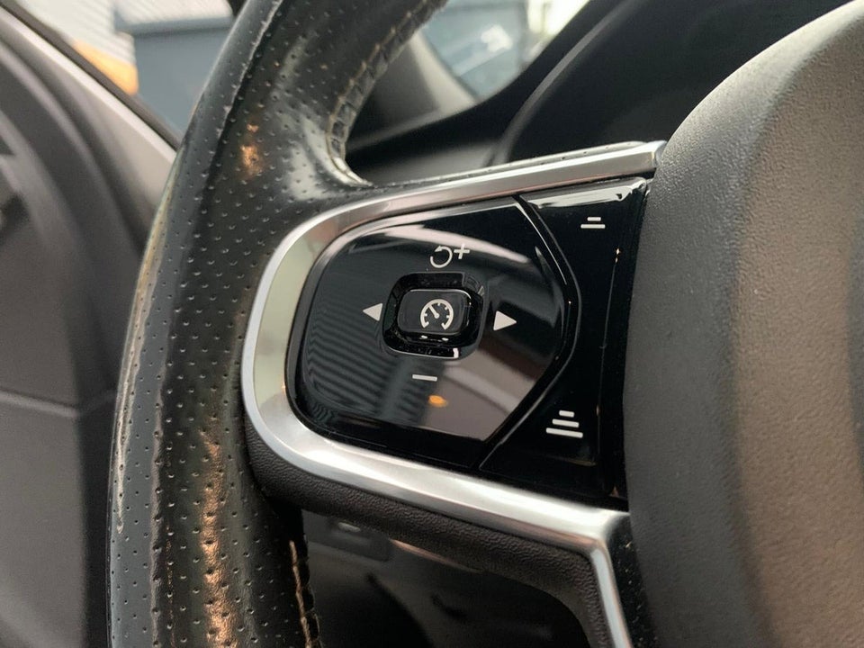 Volvo XC90 2,0 D5 235 R-Design aut. AWD Van 5d