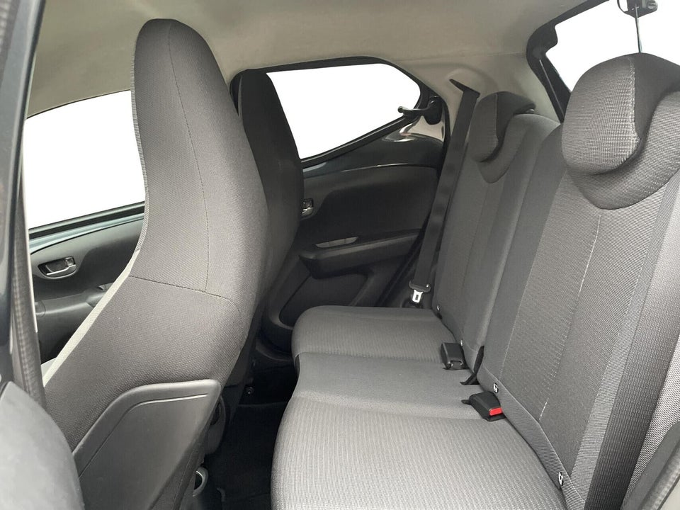 Toyota Aygo 1,0 VVT-i x-press 5d