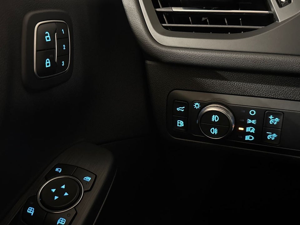 Ford Kuga 2,5 PHEV Vignale CVT 5d