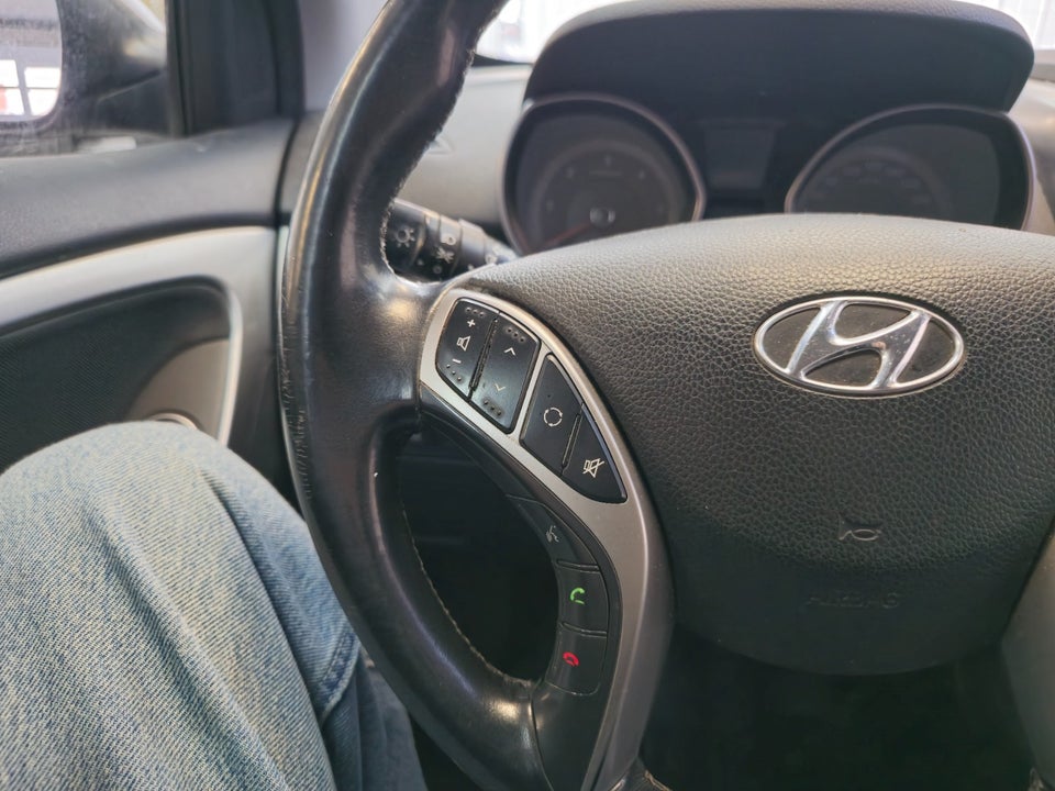 Hyundai i30 1,6 CRDi 110 XTR Eco 5d