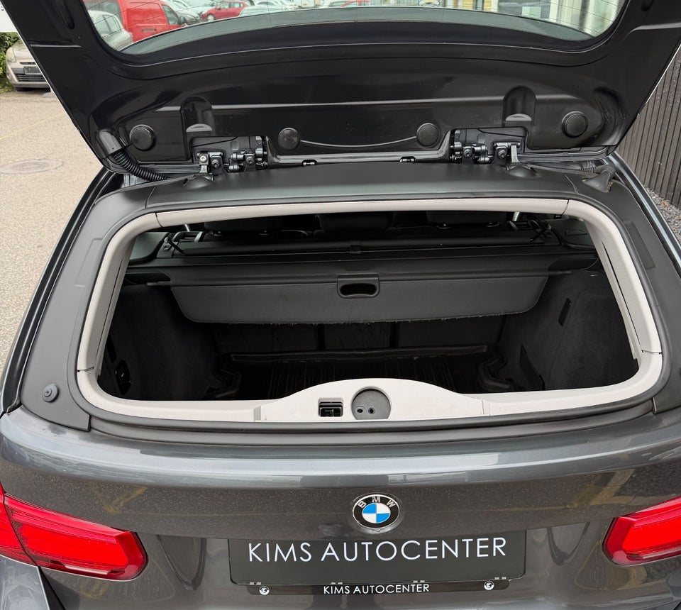 BMW 320d 2,0 Touring aut. 5d
